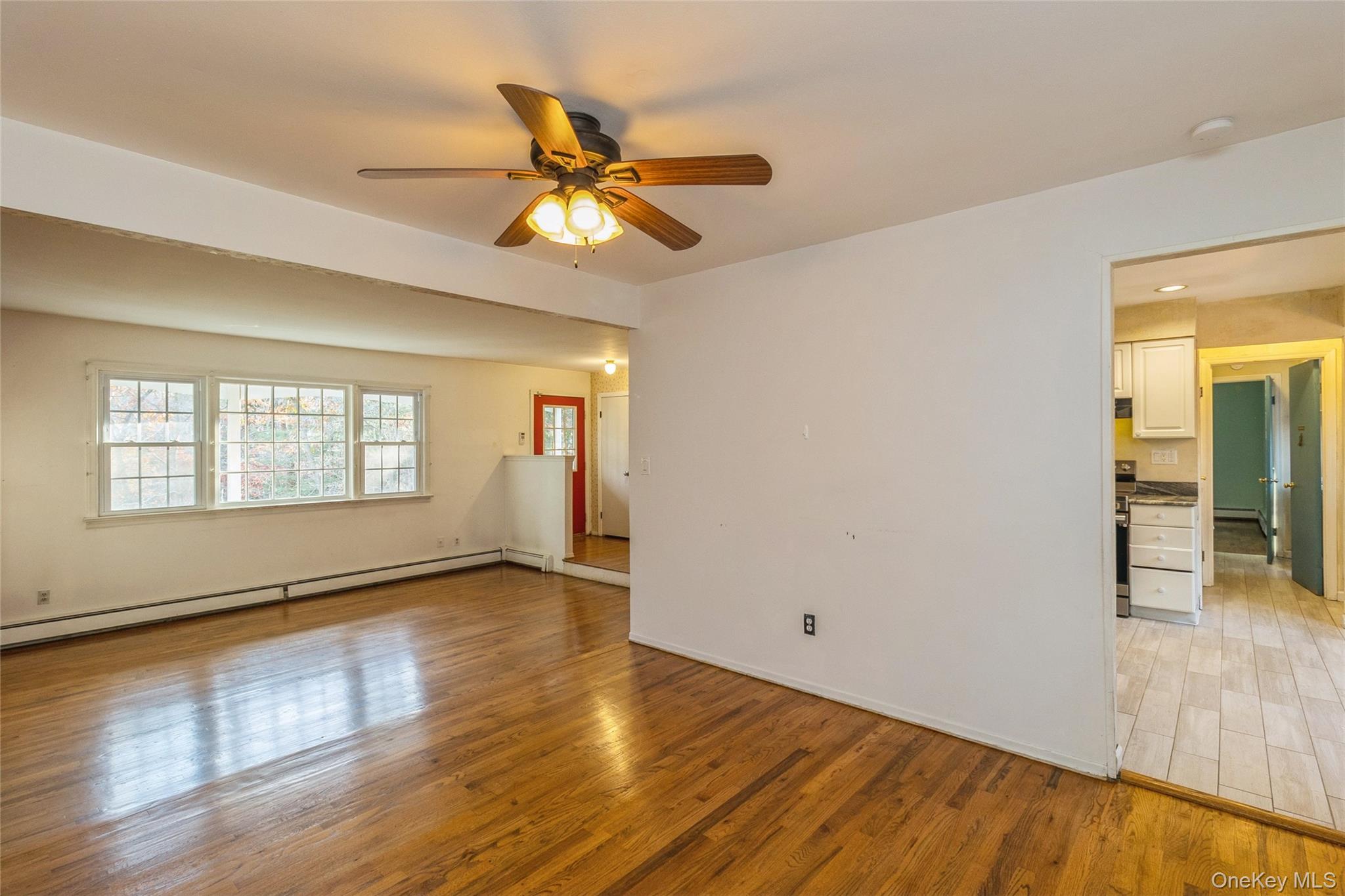 #11 photo, 15 Mobrey Lane, Smithtown , NY 11787