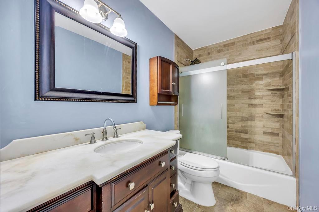 #14 photo, 297 Catskill Avenue, Lindenhurst , NY 11757