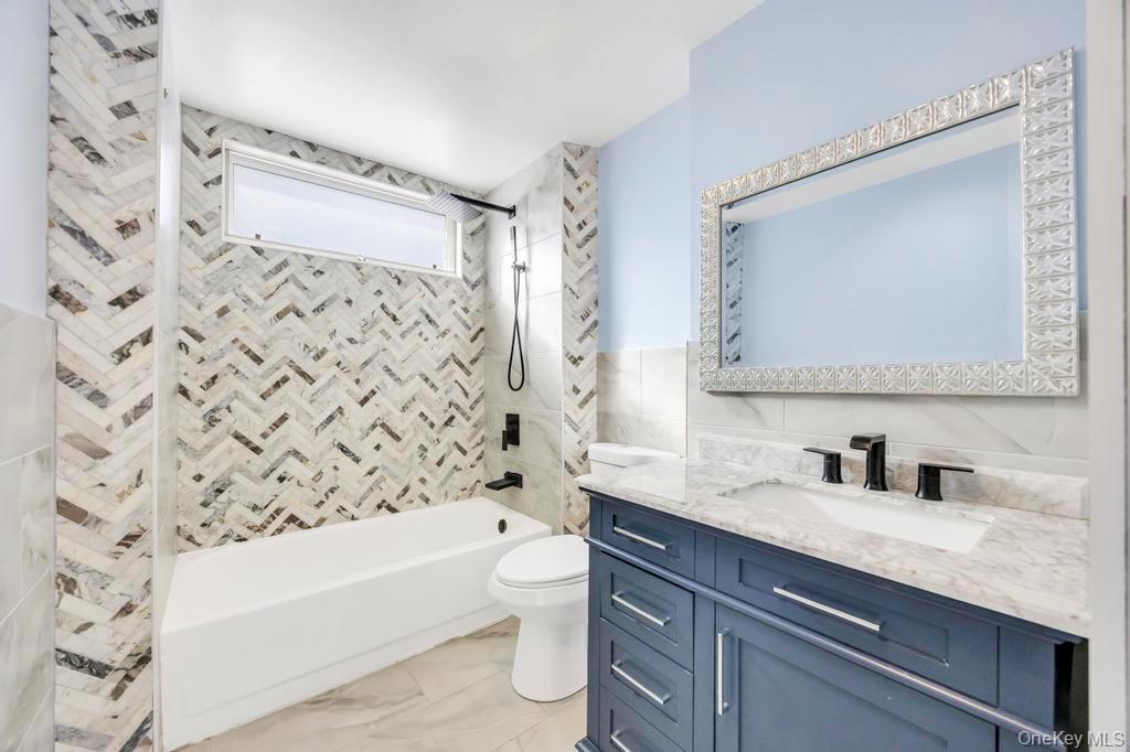 #20 photo, 297 Catskill Avenue, Lindenhurst , NY 11757