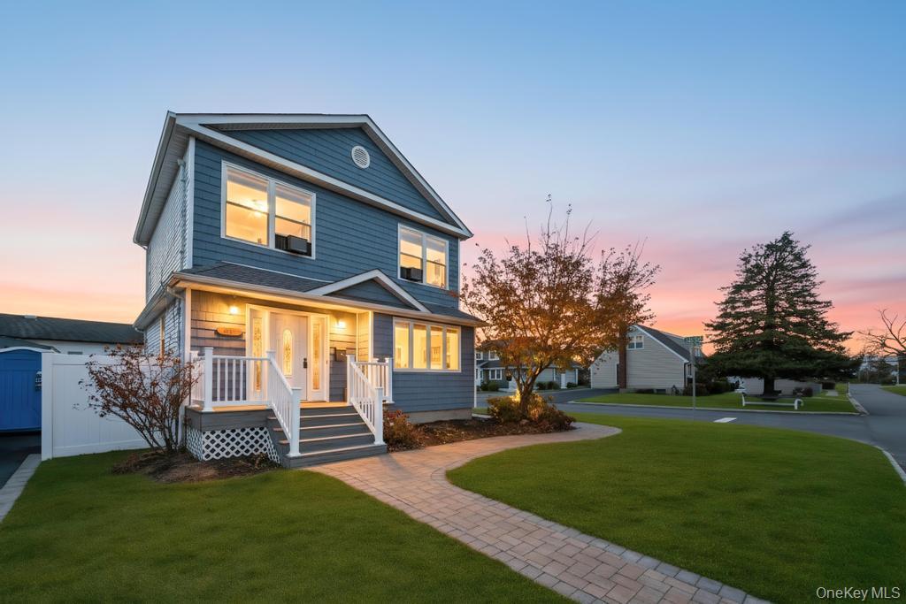 #3 photo, 297 Catskill Avenue, Lindenhurst , NY 11757