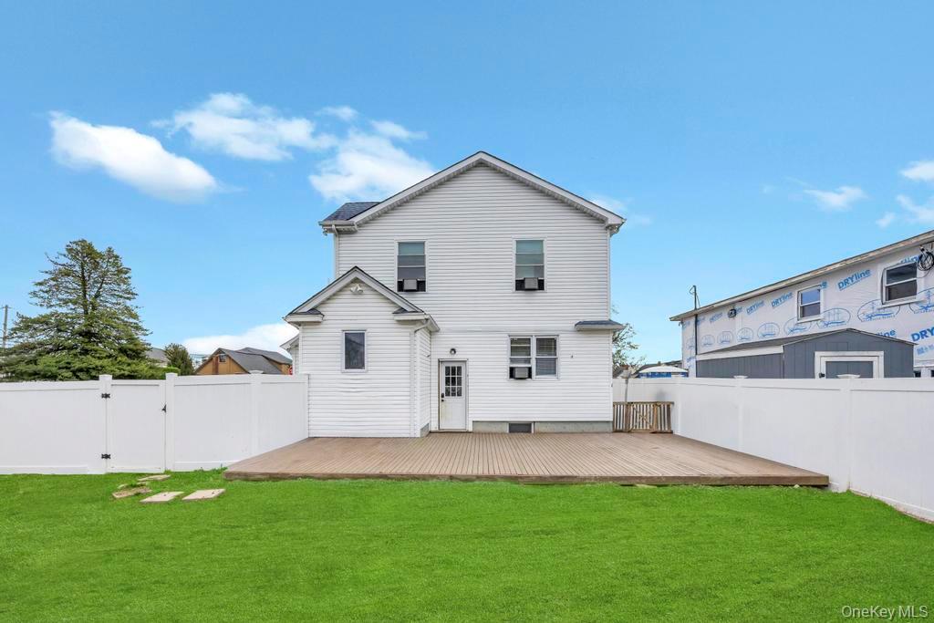 #5 photo, 297 Catskill Avenue, Lindenhurst , NY 11757