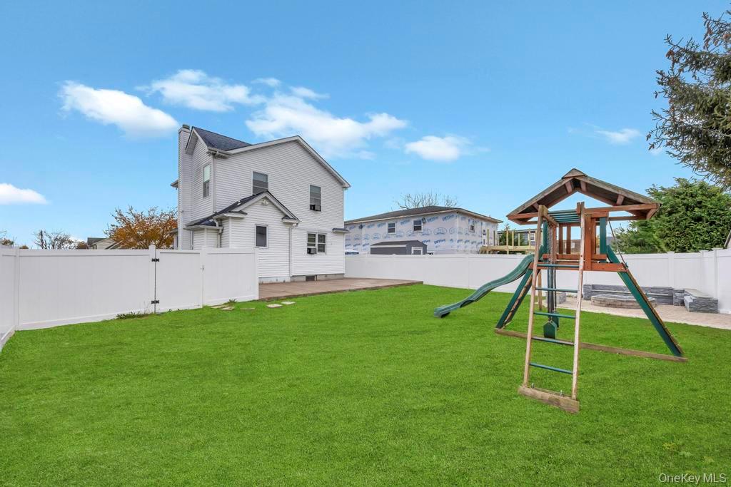 #8 photo, 297 Catskill Avenue, Lindenhurst , NY 11757