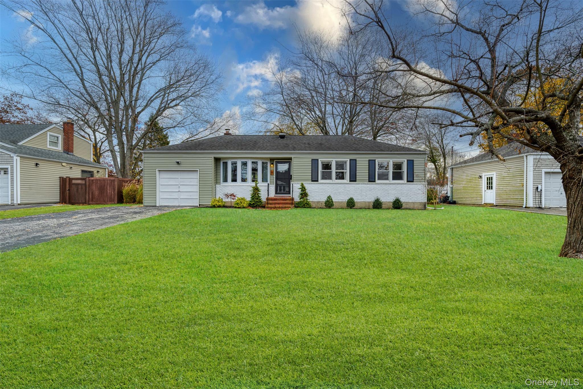 #1 photo, 15 Goldsmith Avenue, Greenlawn , NY 11740