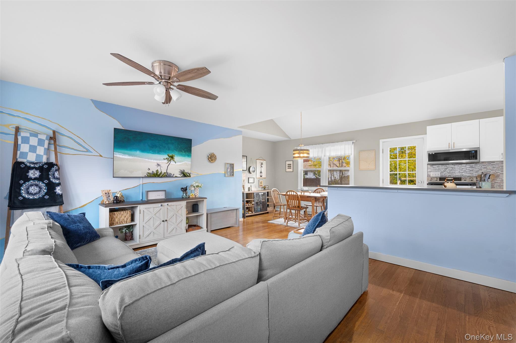 #4 photo, 15 Goldsmith Avenue, Greenlawn , NY 11740