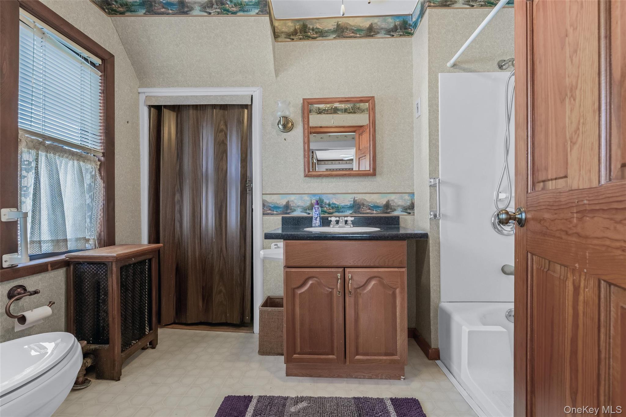 #17 photo, 4611 245th Street, Douglaston , NY 11362