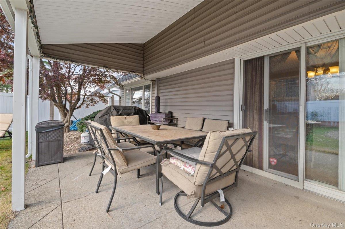 #20 photo, 341 Red Maple Drive, Wantagh , NY 11793