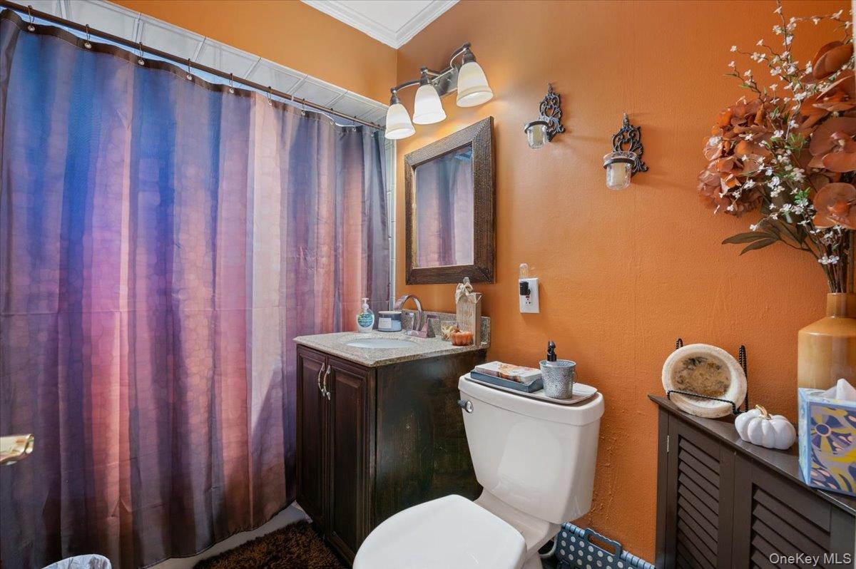 #6 photo, 341 Red Maple Drive, Wantagh , NY 11793