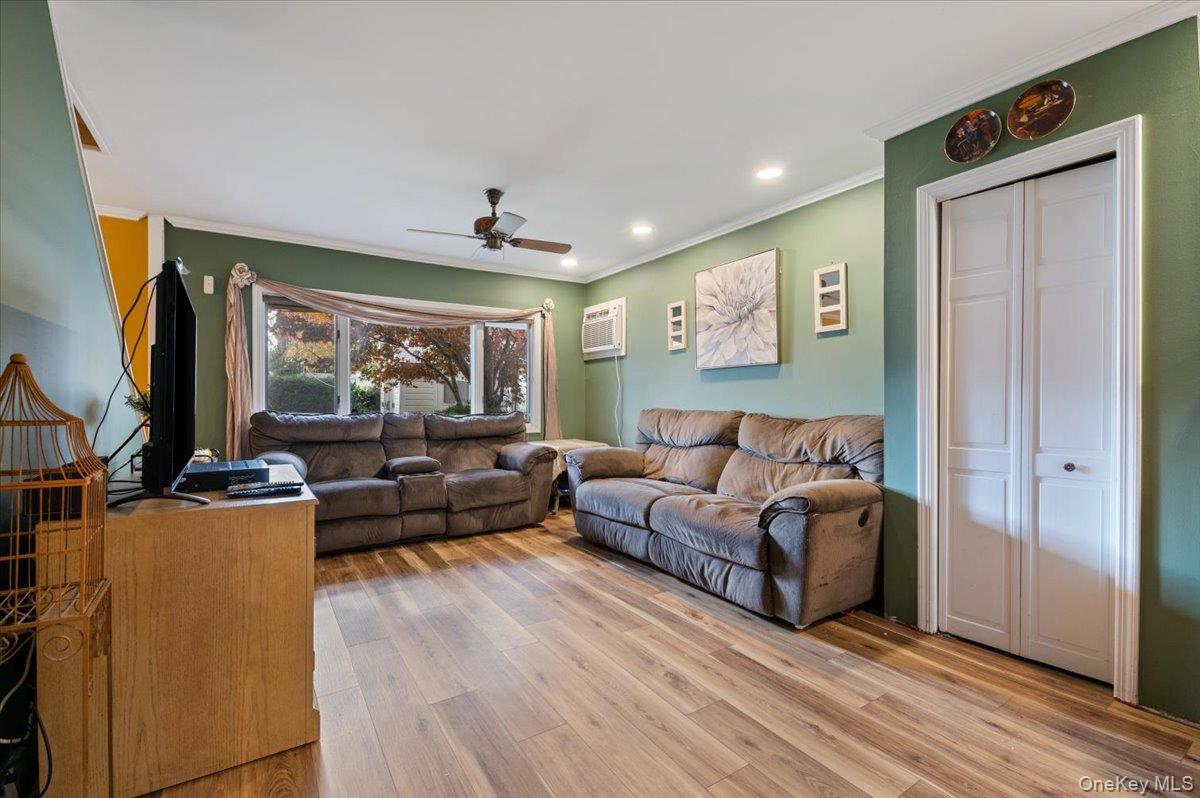 #7 photo, 341 Red Maple Drive, Wantagh , NY 11793