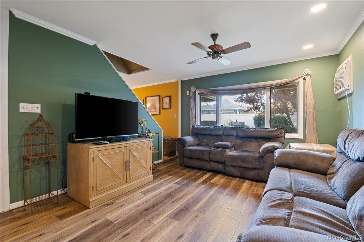 #9 photo, 341 Red Maple Drive, Wantagh , NY 11793