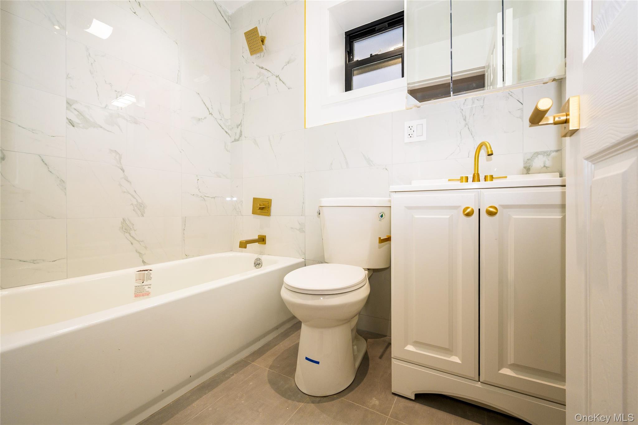 #13 photo, 33-34 109 Street, كوينز Corona , NY 11368