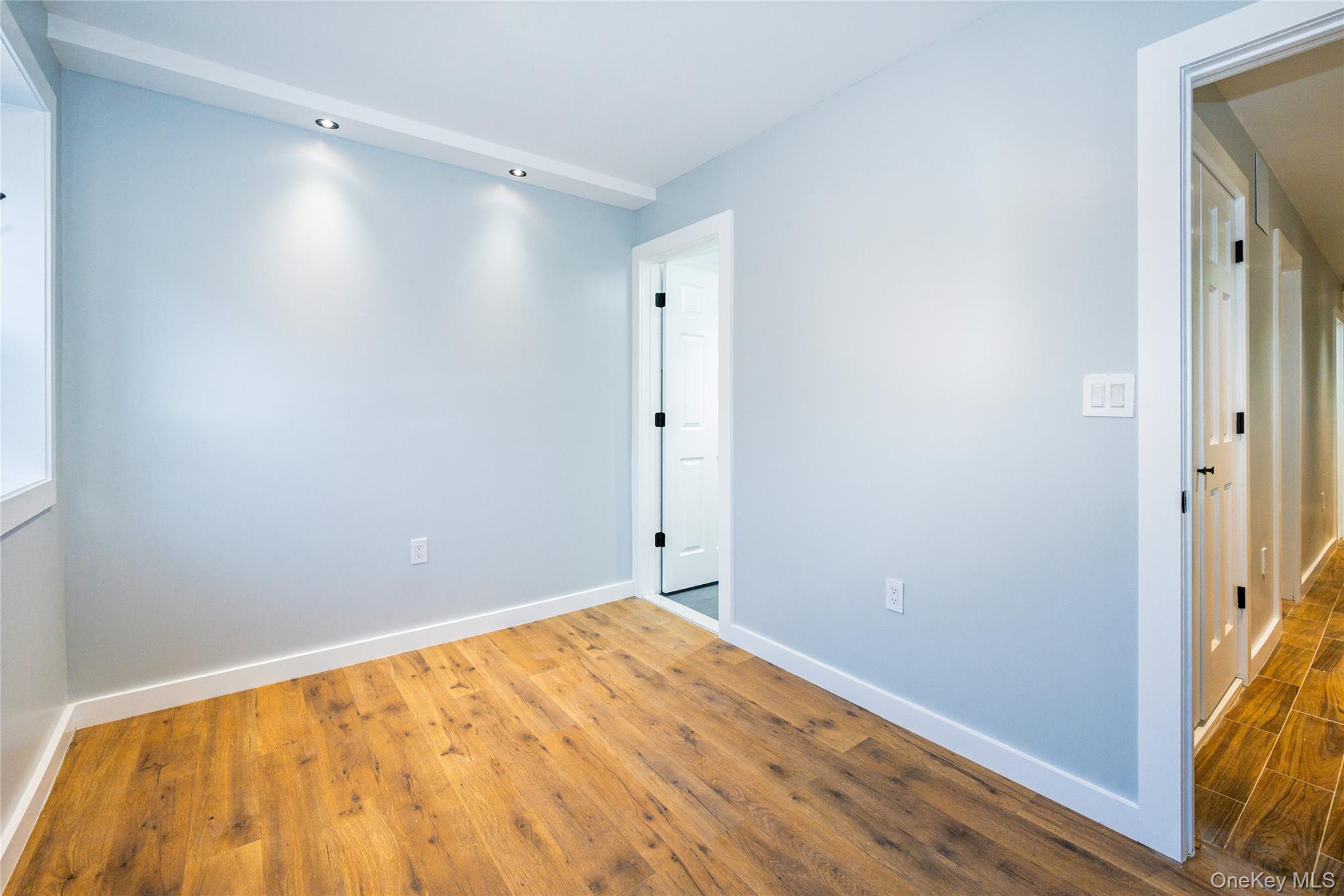 #19 photo, 33-34 109 Street, كوينز Corona , NY 11368