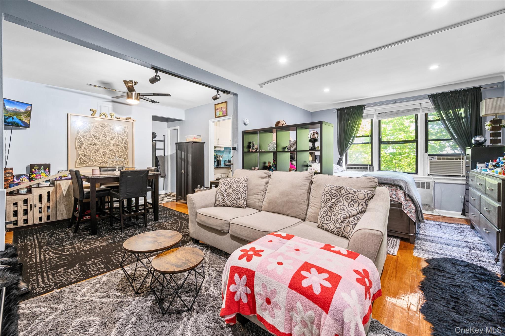 #2 photo, 14350 Hoover Avenue, Briarwood , NY 11435