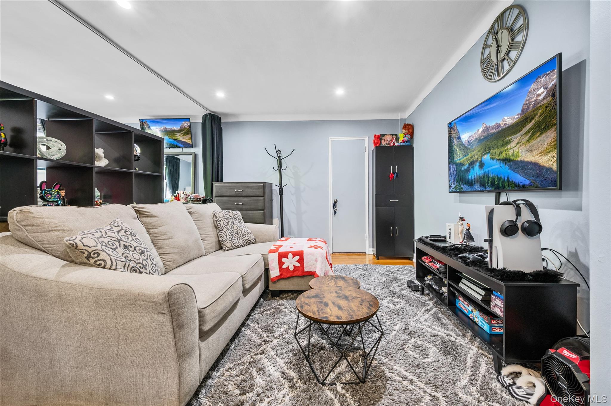 #3 photo, 14350 Hoover Avenue, Briarwood , NY 11435