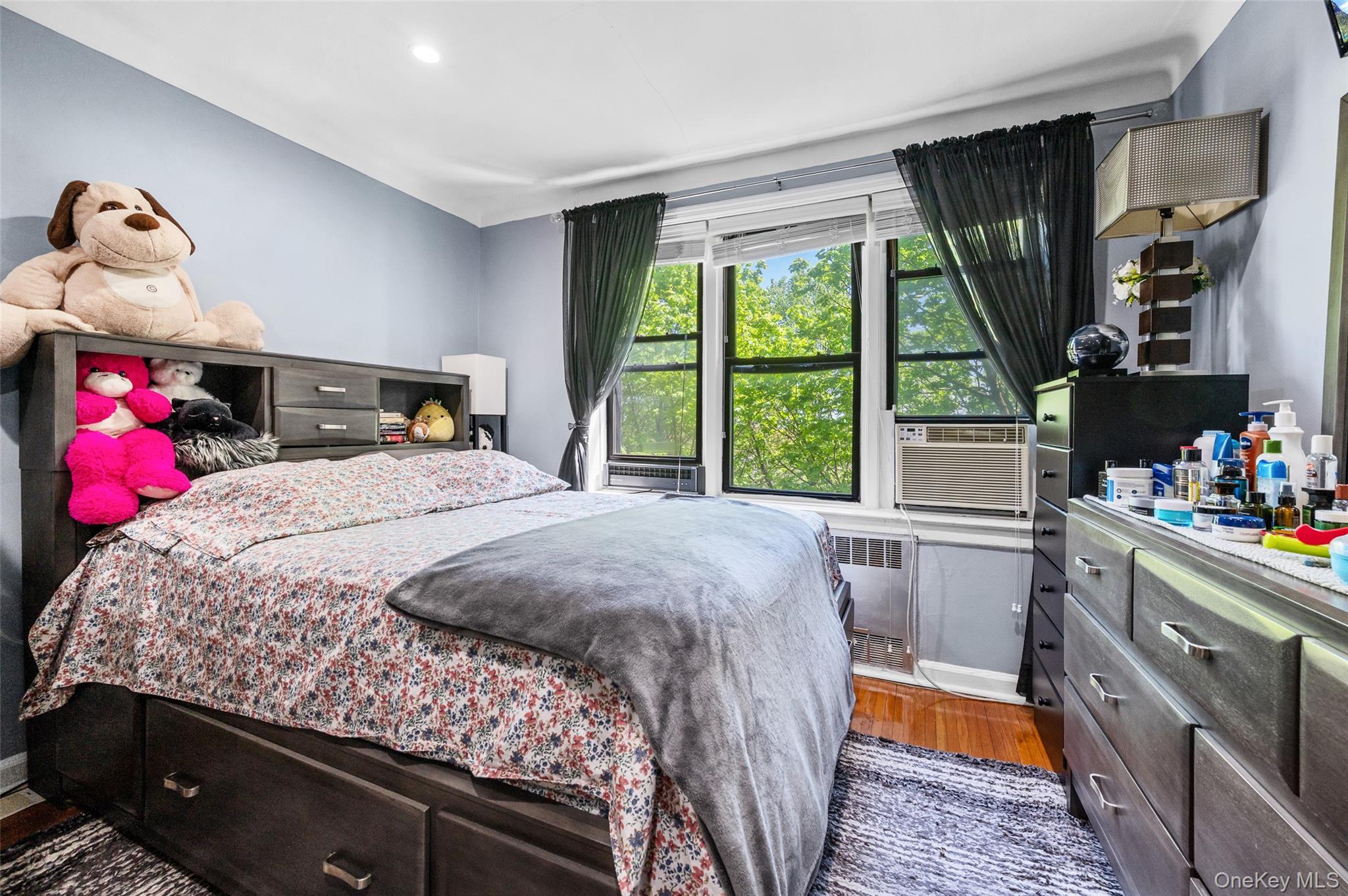 #4 photo, 14350 Hoover Avenue, Briarwood , NY 11435