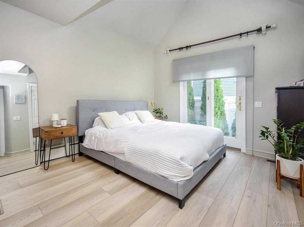 #8 photo, 20 Oldwood Road, Port Washington , NY 11050