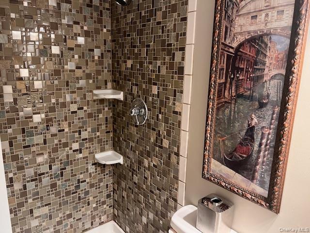 #13 photo, 169 N Manhattan Avenue, Massapequa , NY 11758