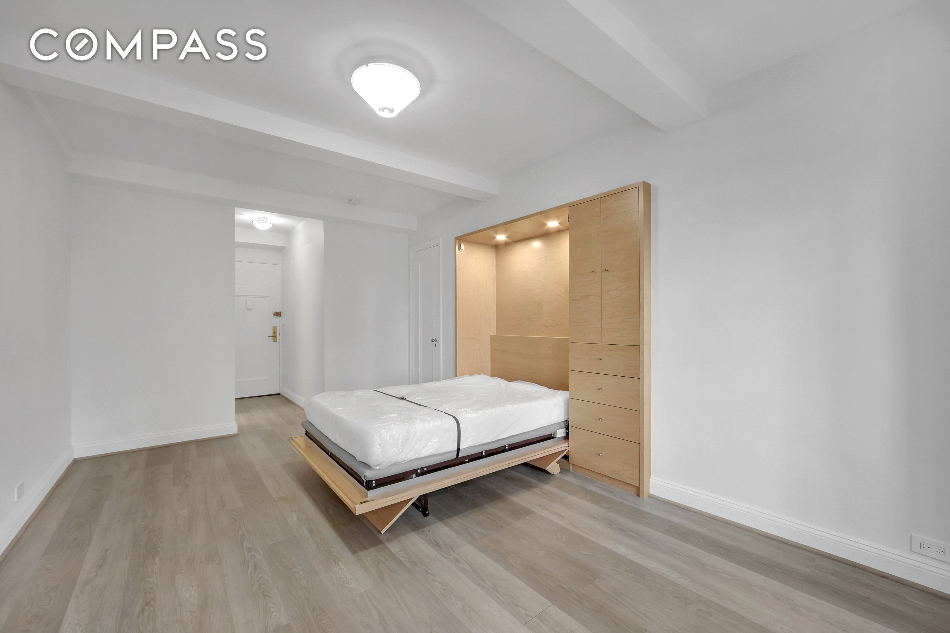 #10 photo, 25 Tudor City Place, Murray Hill , NY 10017