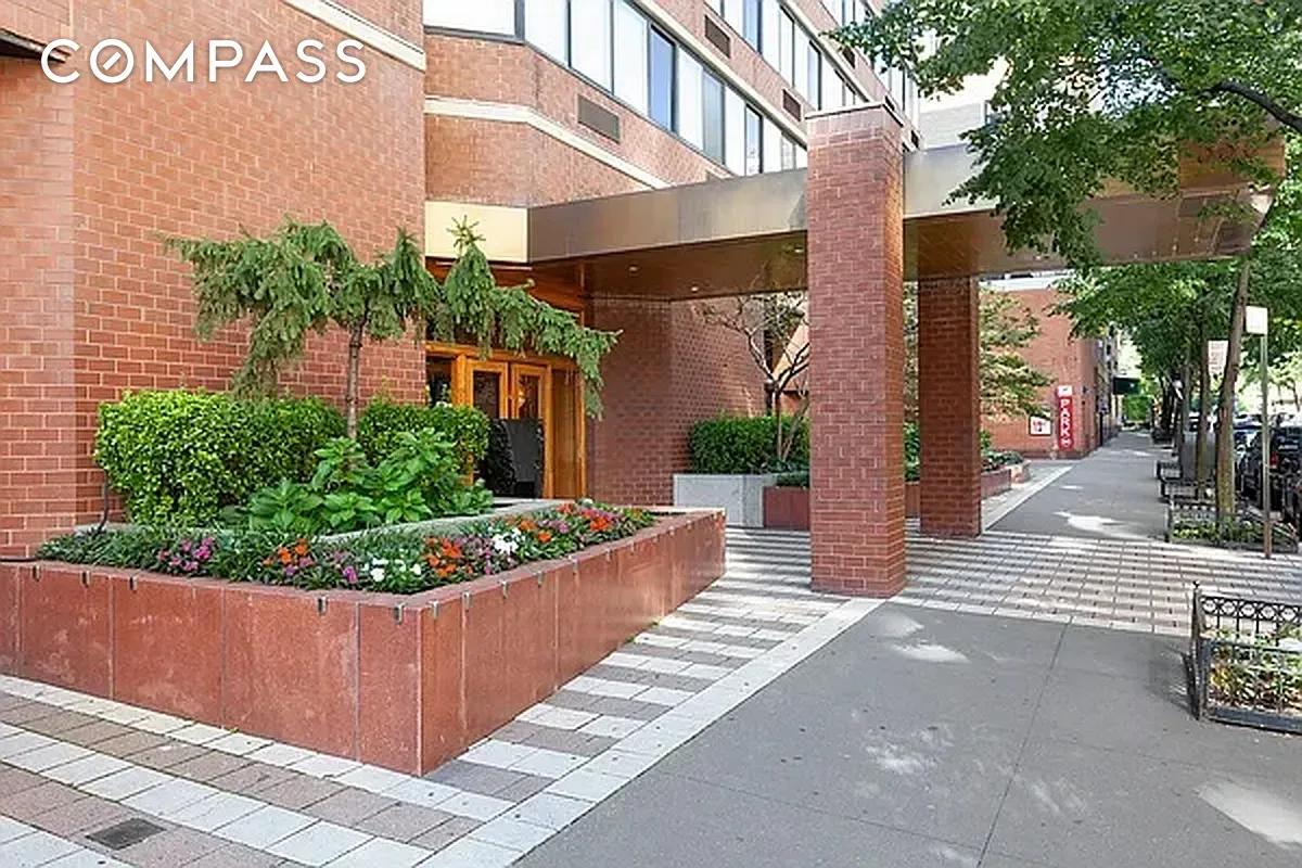 #8 photo, New York City, Lenox Hill , NY 10021