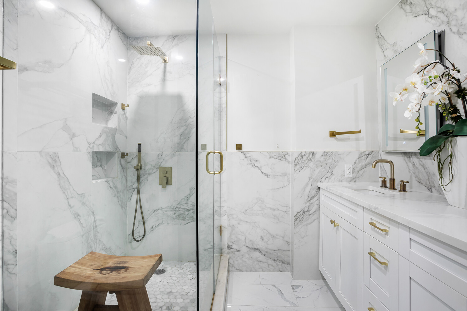 #7 photo, 215 E 80TH Street, Yorkville , NY 10021