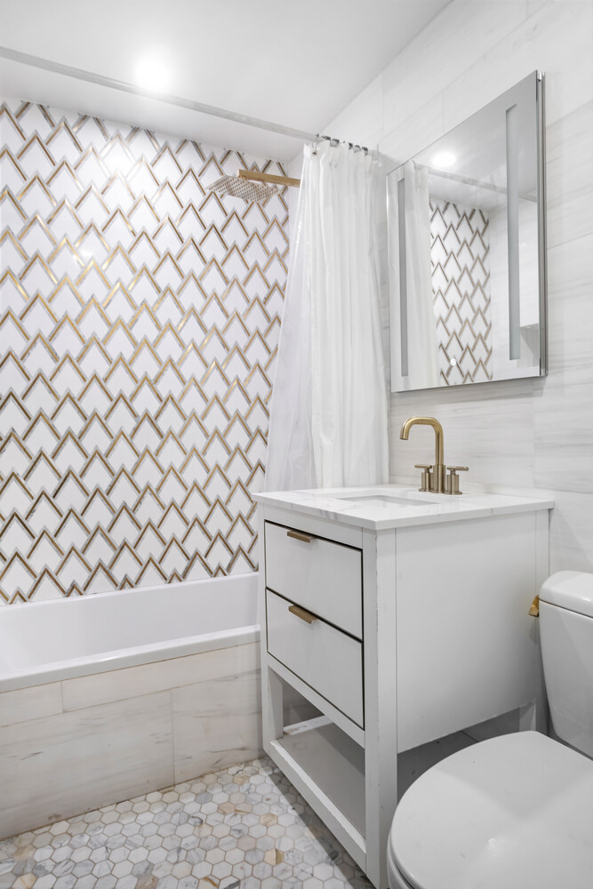 #8 photo, 215 E 80TH Street, Yorkville , NY 10021