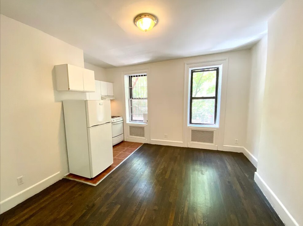 #2 photo, 245 E 39TH Street, Murray Hill , NY 10016