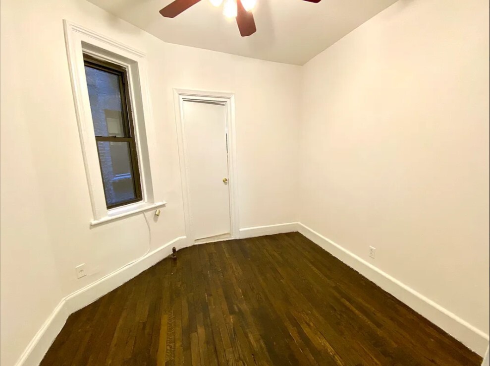 #4 photo, 245 E 39TH Street, Murray Hill , NY 10016