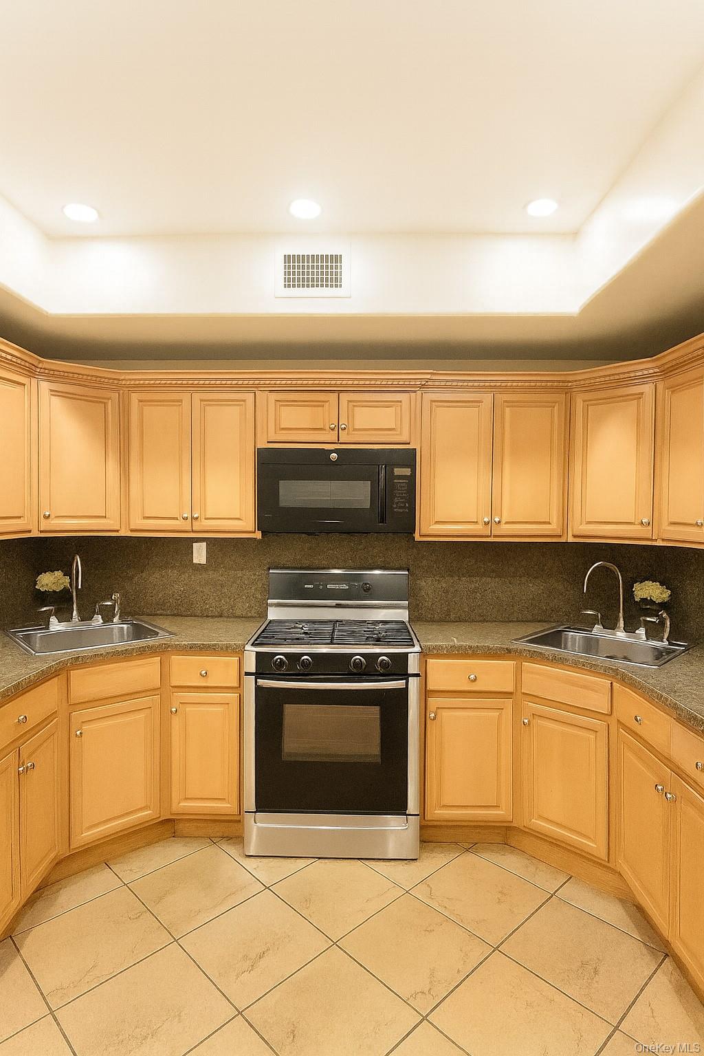 #2 photo, 109 Rutledge Street, Brooklyn , NY 11249