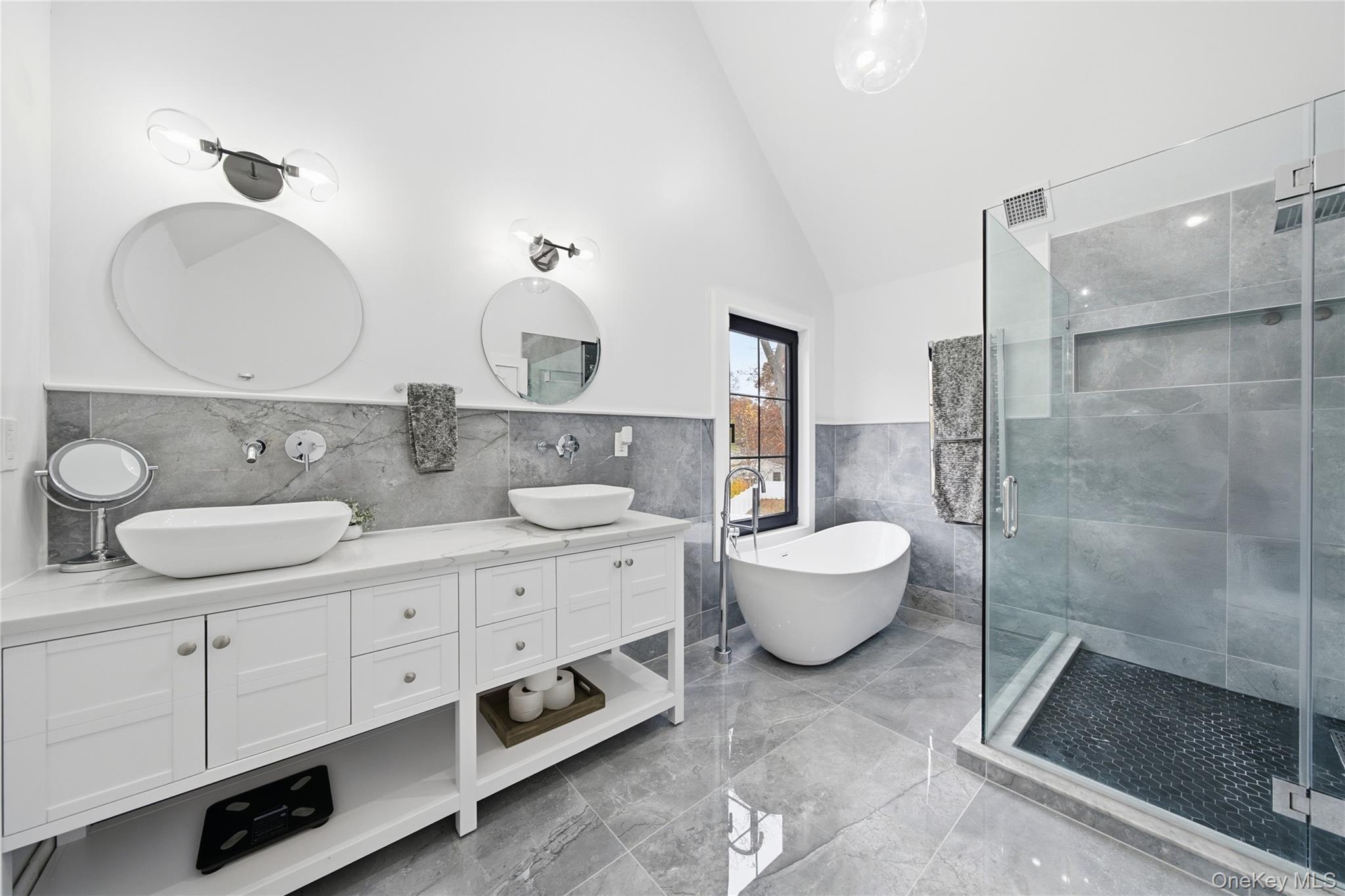 #20 photo, 18 Timberpoint Road, East Islip , NY 11730