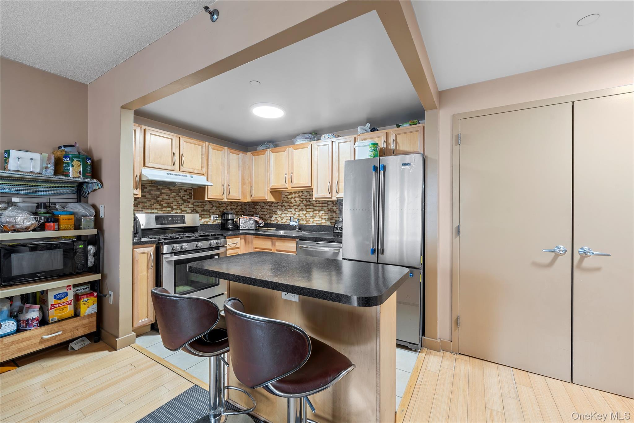 #8 photo, 3044 3rd Avenue, Bronx , NY 10451