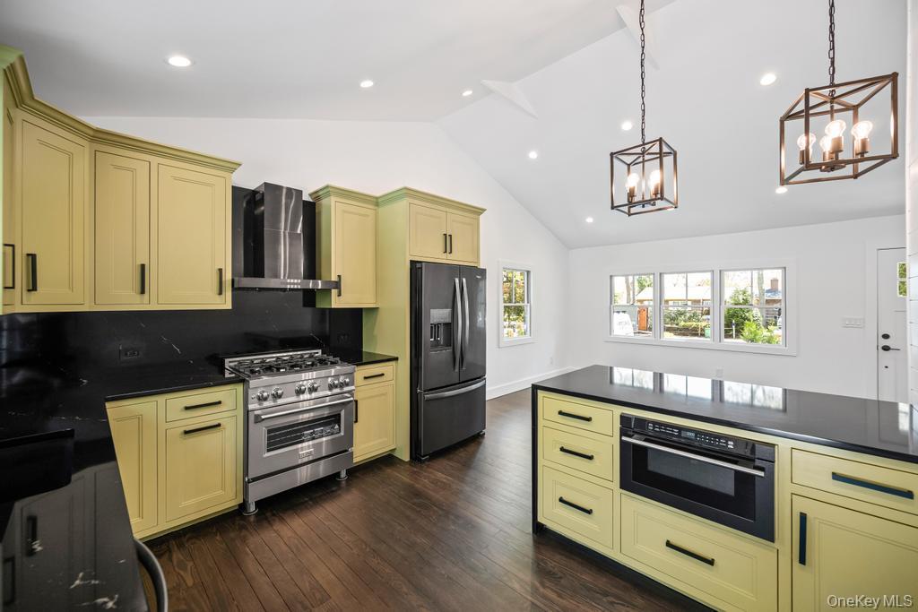 #14 photo, 10 Shinnecock Lane, Hampton Bays , NY 11946