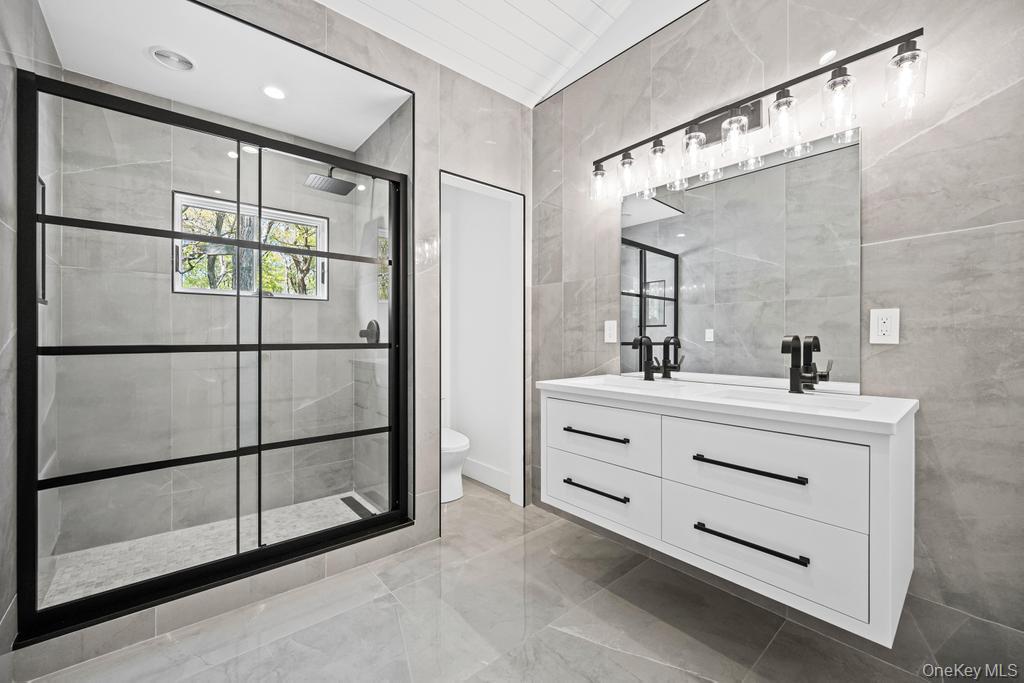 #19 photo, 10 Shinnecock Lane, Hampton Bays , NY 11946