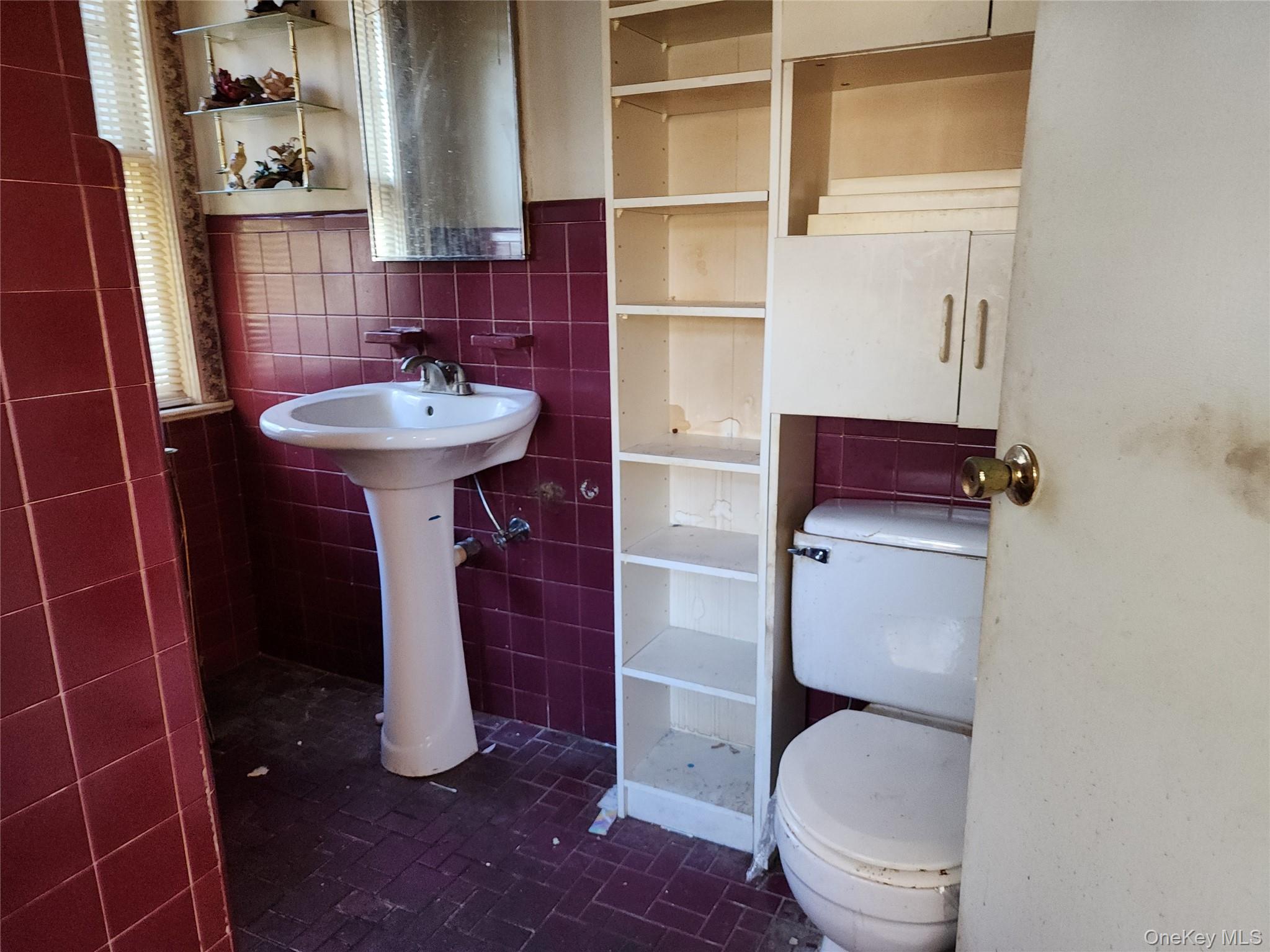 #11 photo, 39 Hilbert Street, Hempstead , NY 11550