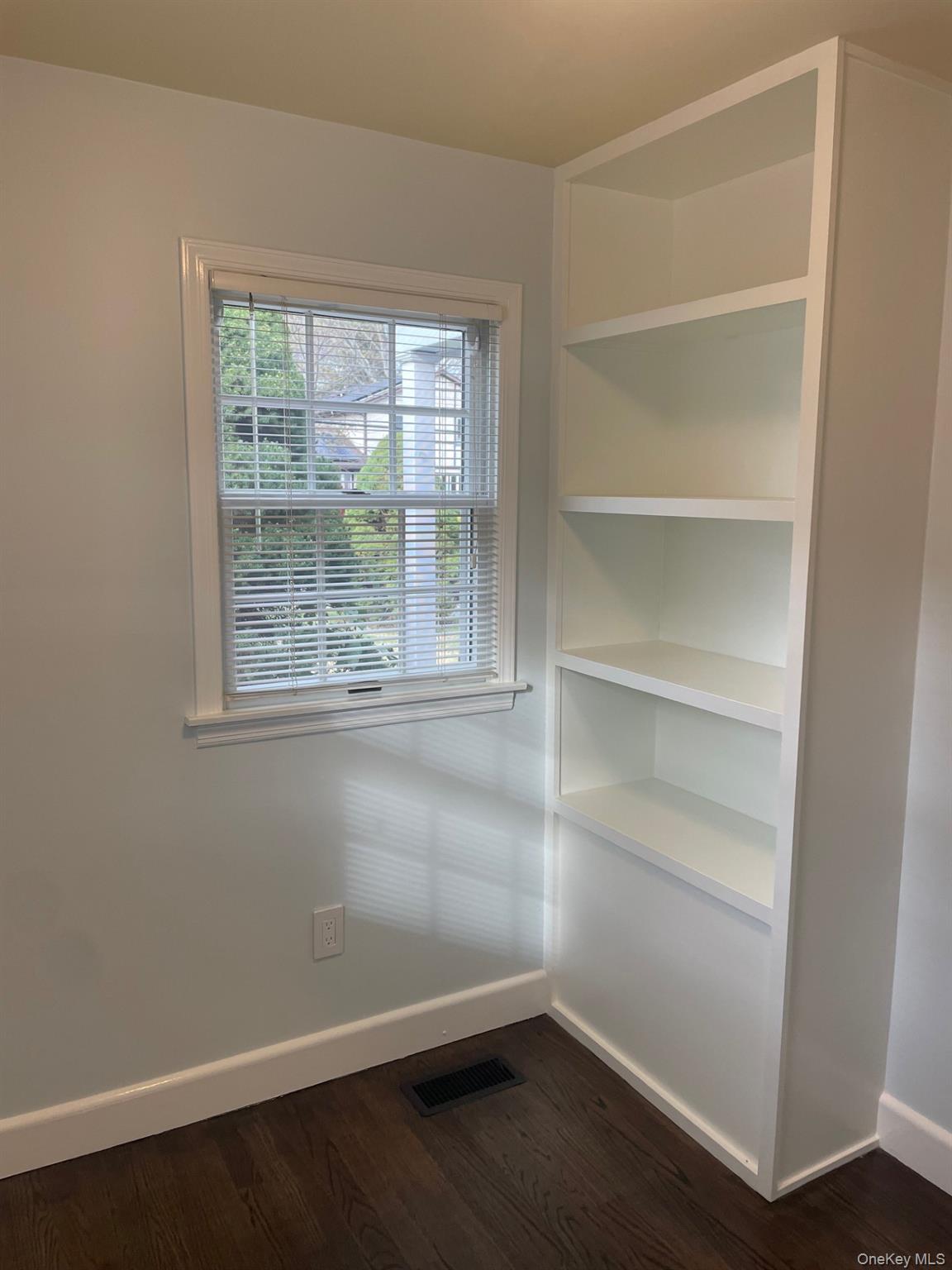 #5 photo, 46 Weston Street, Huntington Station , NY 11746