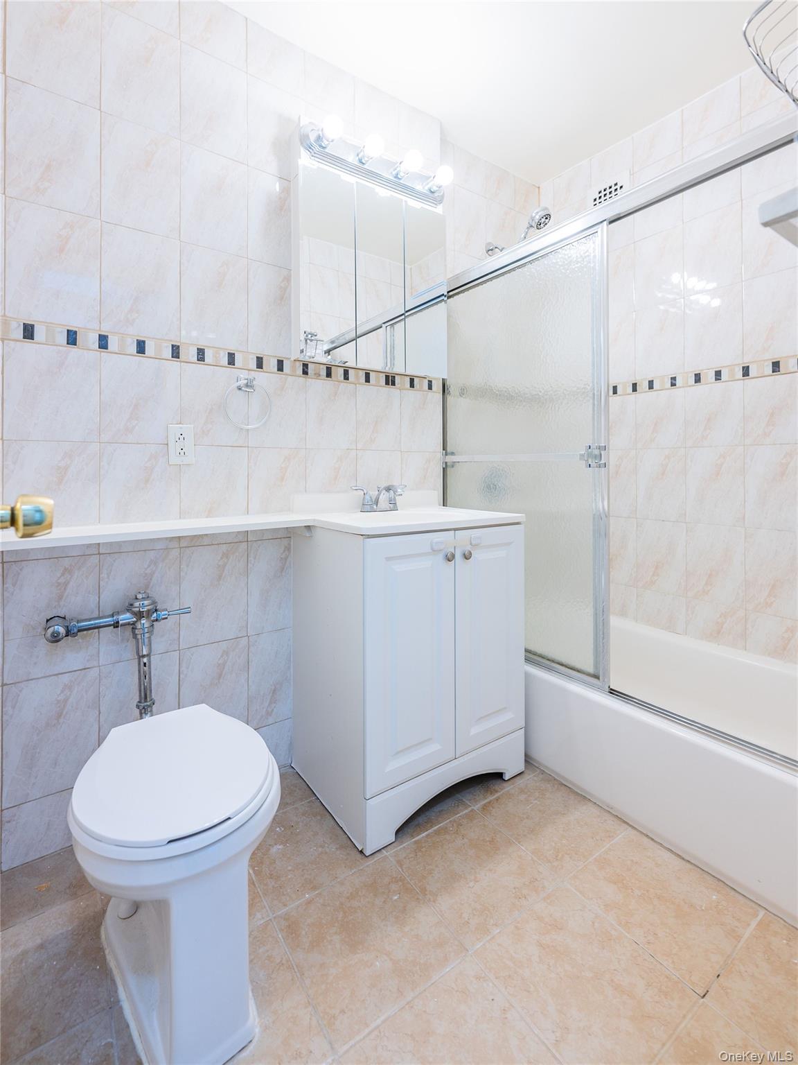 #9 photo, 100-26 67th Rd, Forest Hills , NY 11791