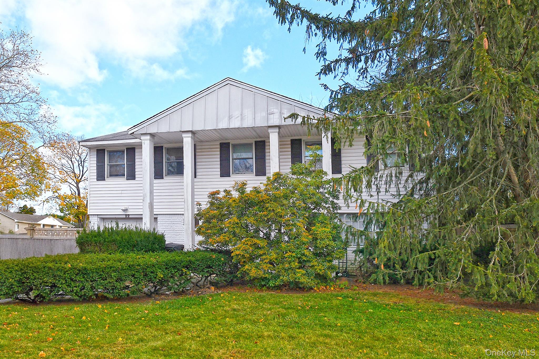 #2 photo, 22 Suttonwood Drive, Commack , NY 11725