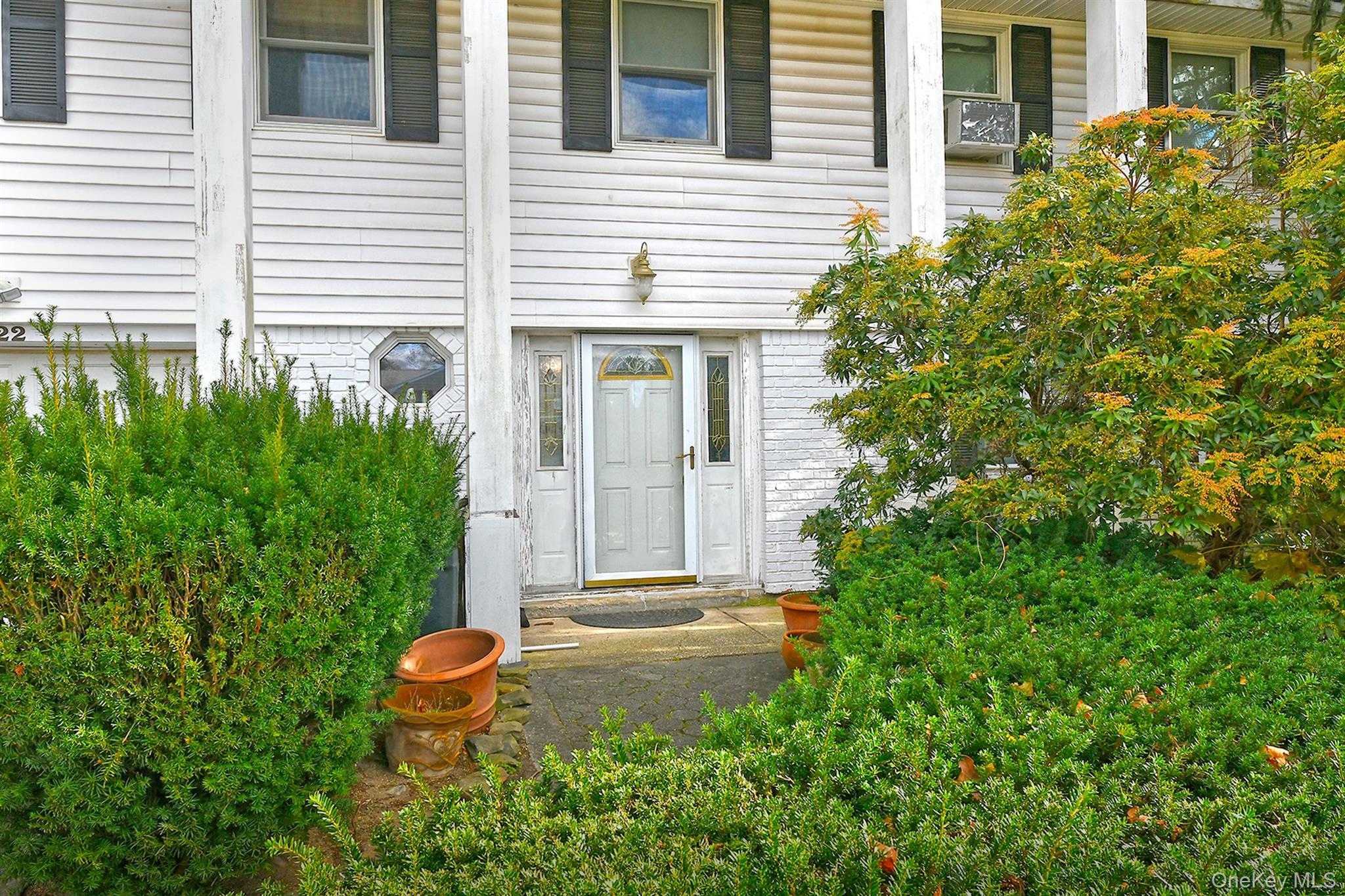 #3 photo, 22 Suttonwood Drive, Commack , NY 11725