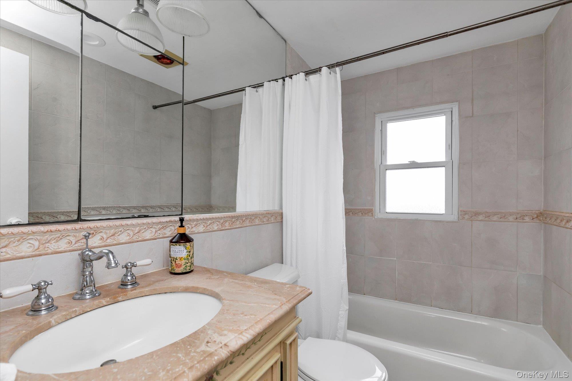 #18 photo, 22 Fairview Road, Massapequa , NY 11758