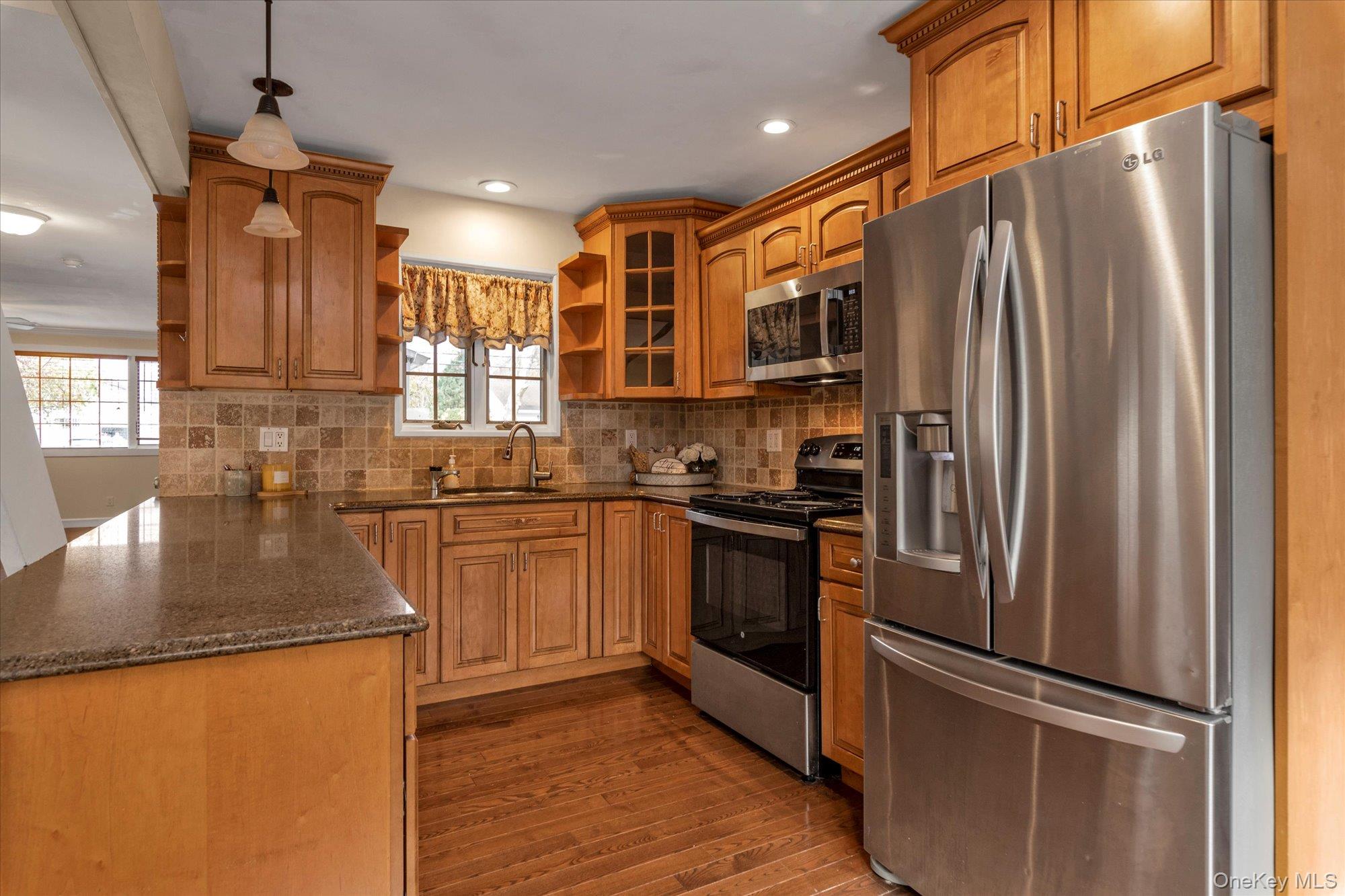 #6 photo, 22 Fairview Road, Massapequa , NY 11758