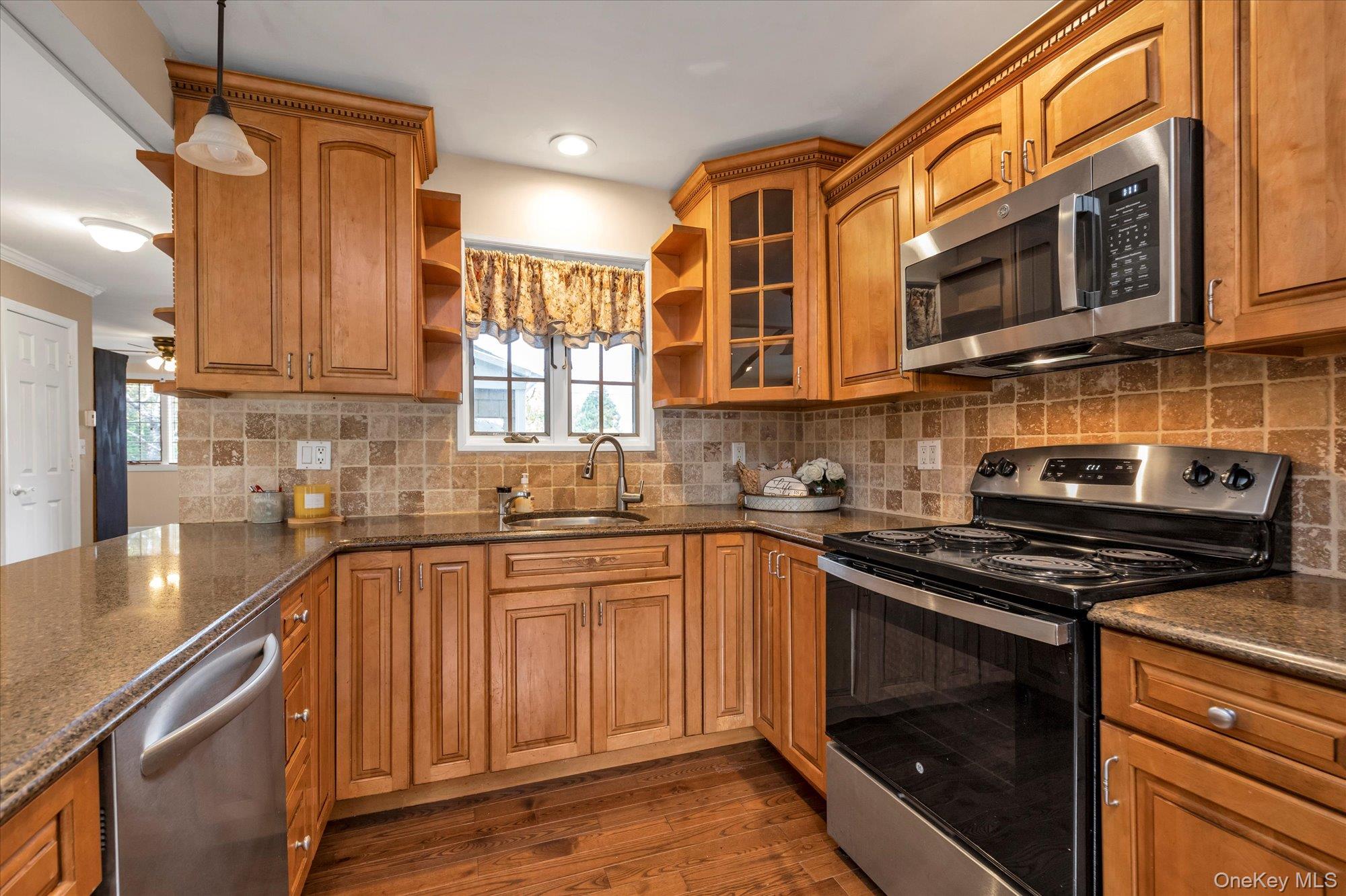 #7 photo, 22 Fairview Road, Massapequa , NY 11758