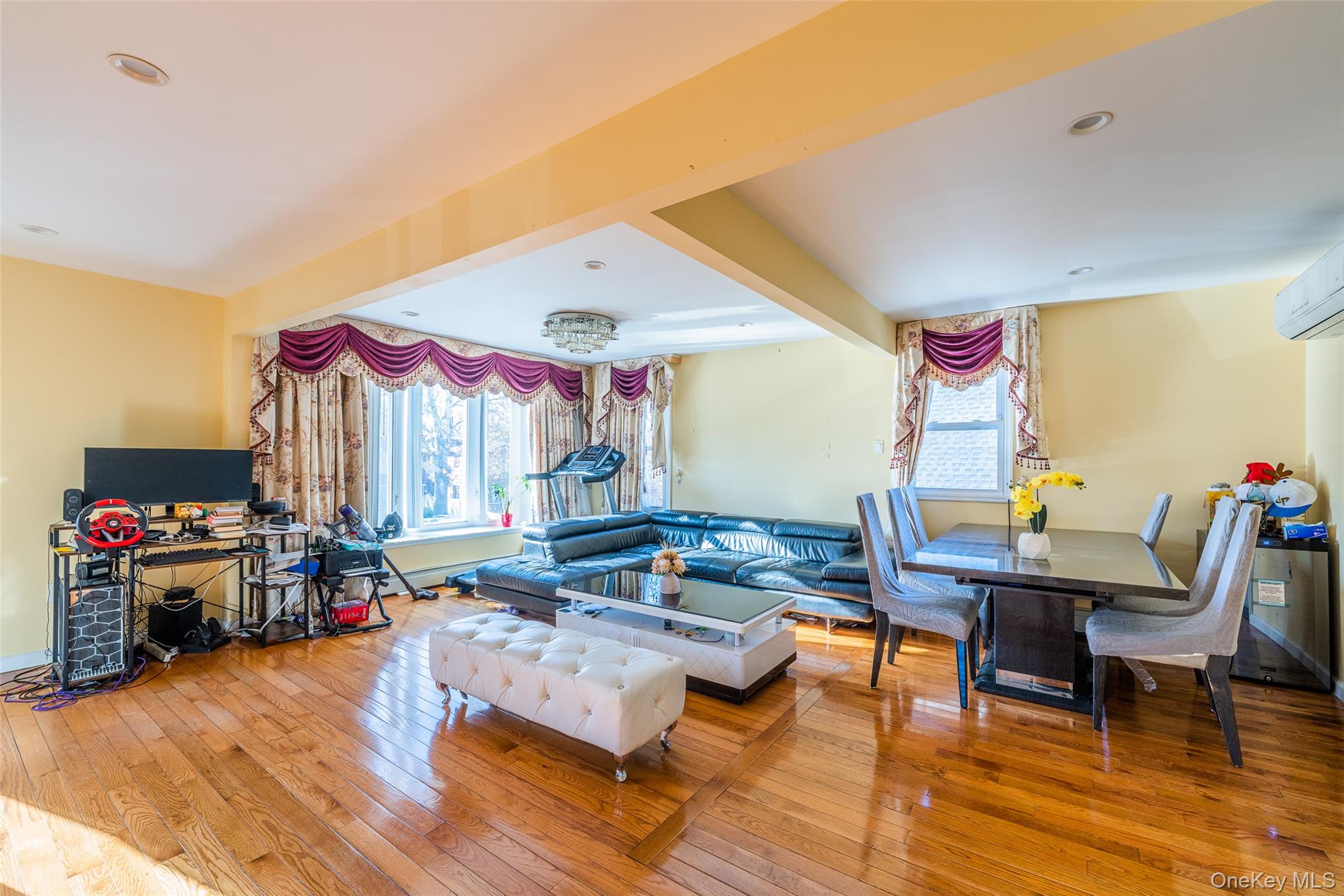 #19 photo, 24563 61st Avenue, Little Neck , NY 11362