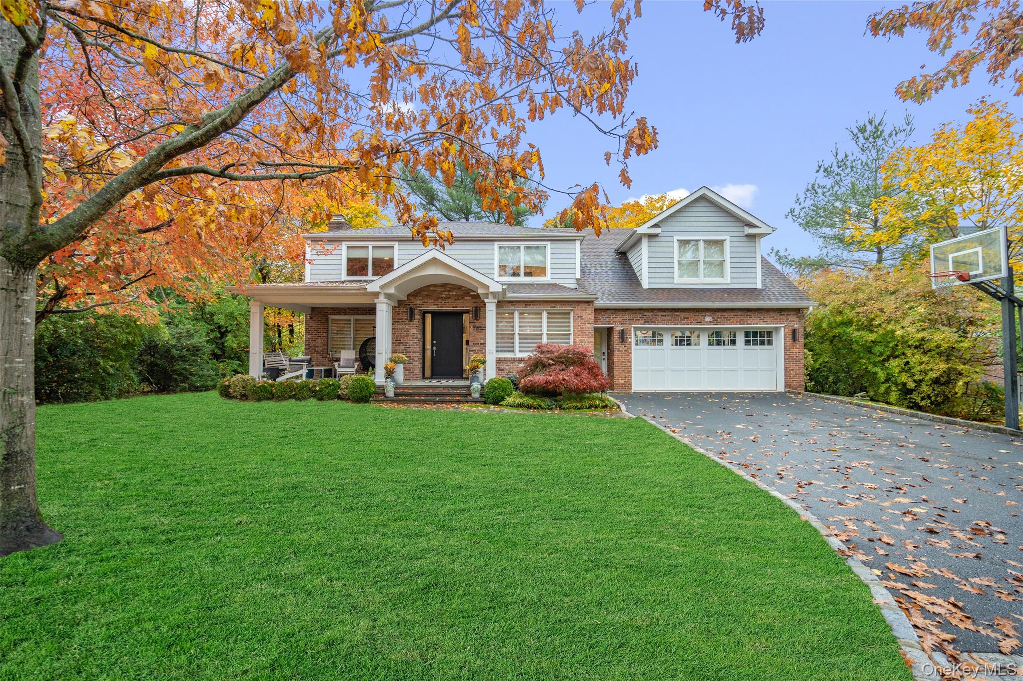 #2 photo, 96 Oakdale Lane, Roslyn Heights , NY 11577