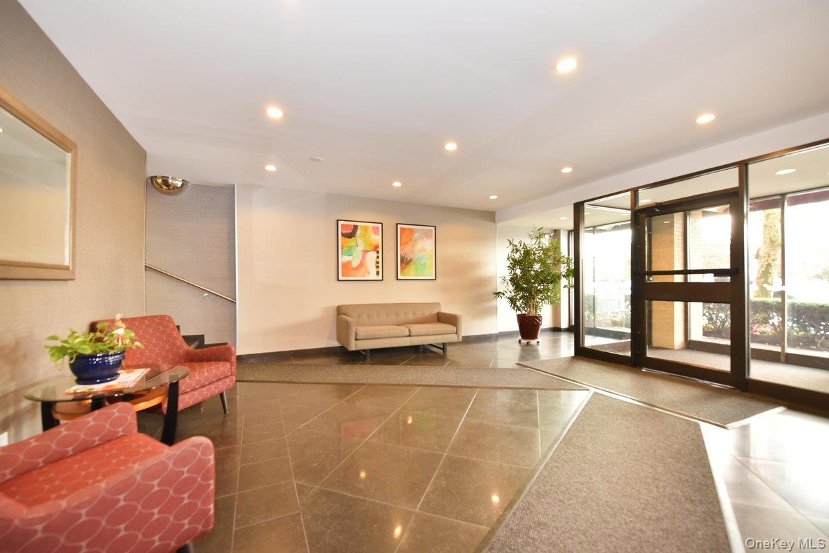 #10 photo, 1 Birchwood Court, Mineola , NY 11501