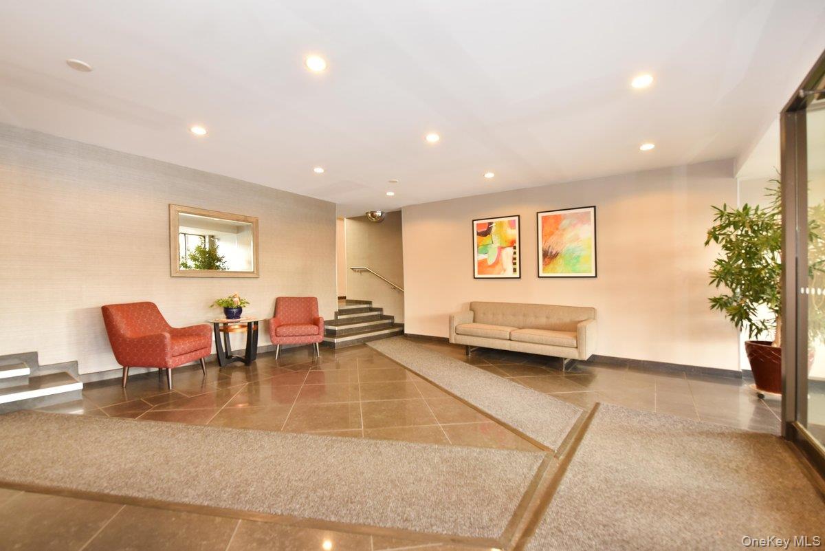 #11 photo, 1 Birchwood Court, Mineola , NY 11501