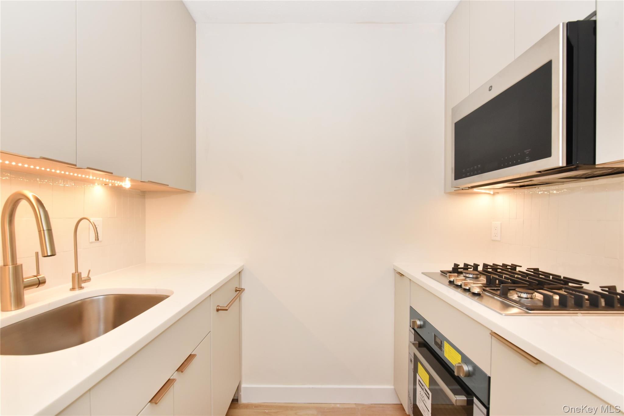 #5 photo, 1 Birchwood Court, Mineola , NY 11501