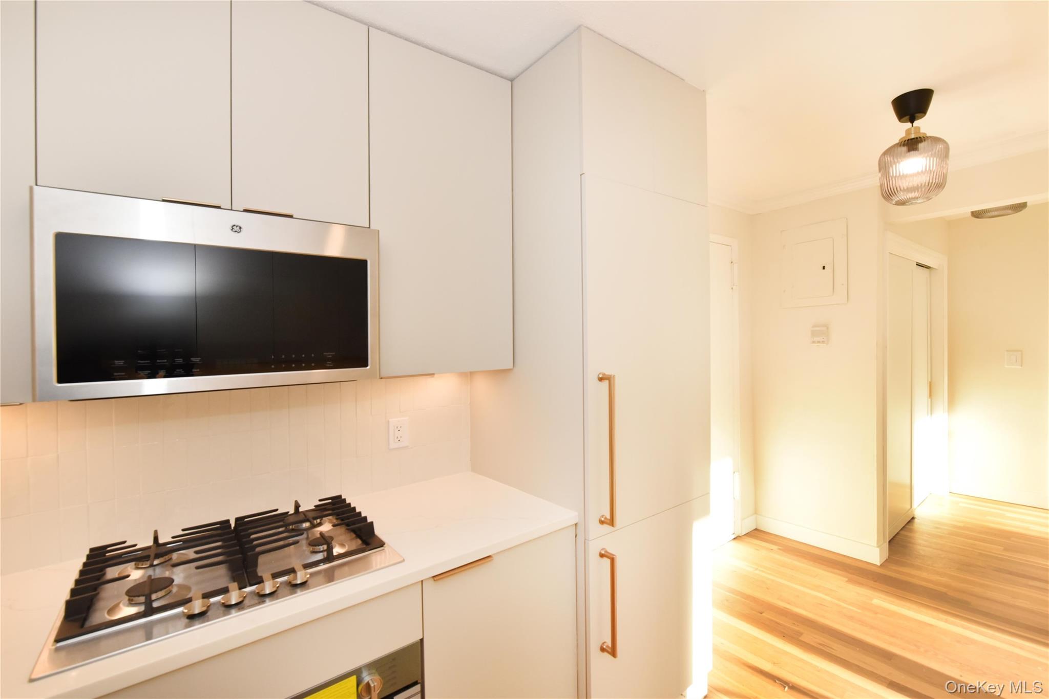 #6 photo, 1 Birchwood Court, Mineola , NY 11501