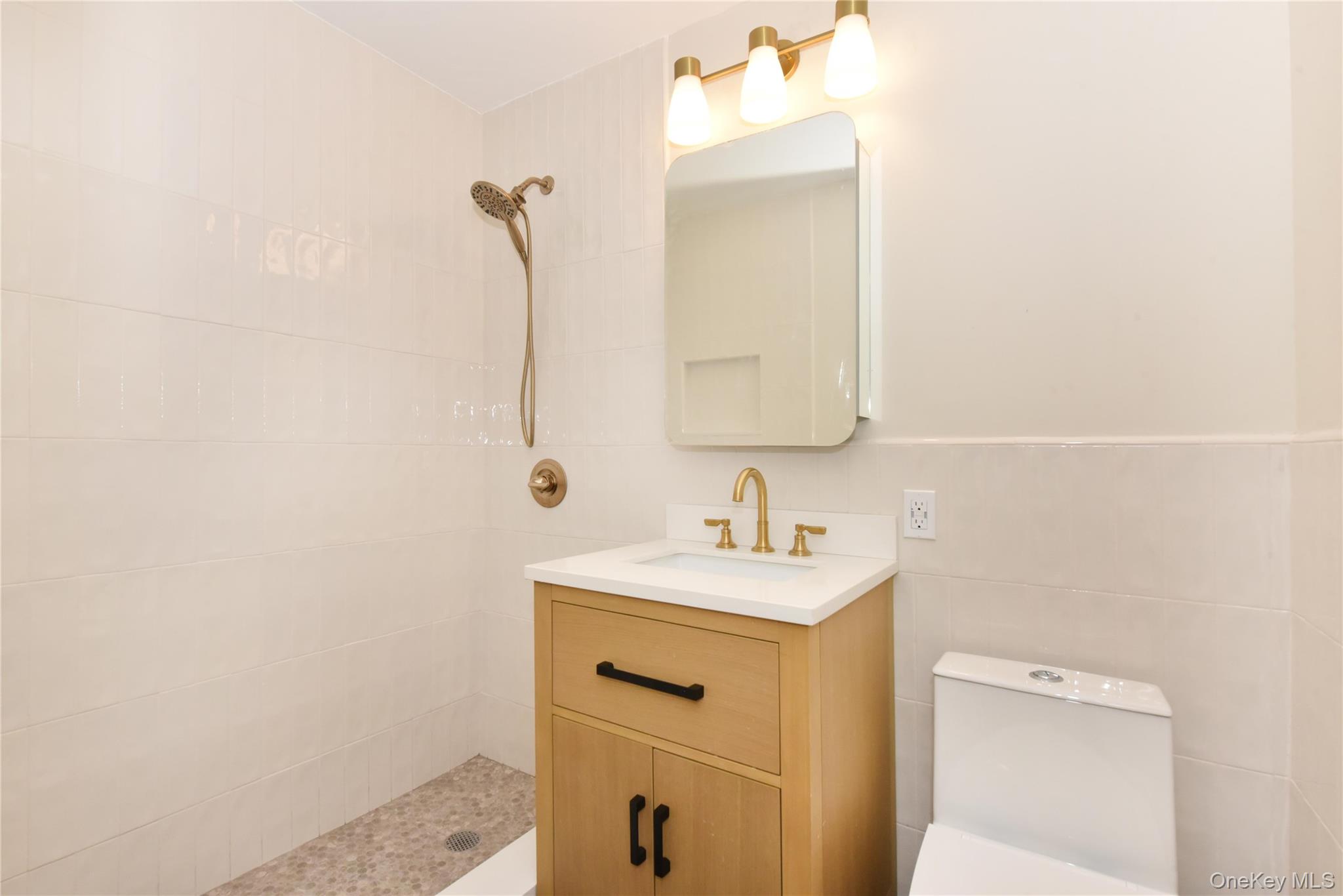 #9 photo, 1 Birchwood Court, Mineola , NY 11501