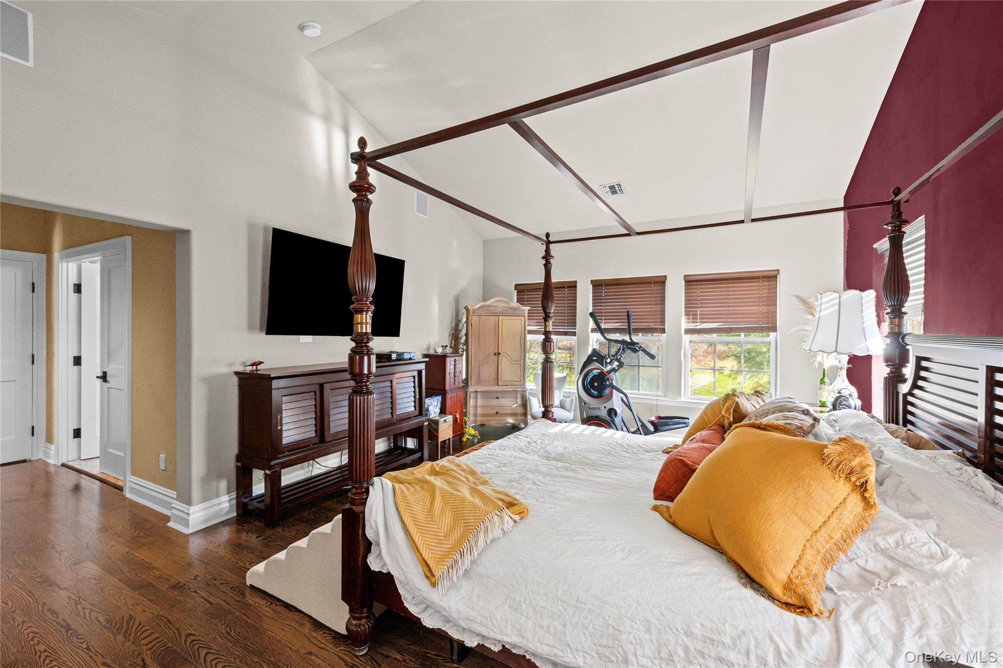 #20 photo, 38 Hamlet Drive, Mount Sinai , NY 11766