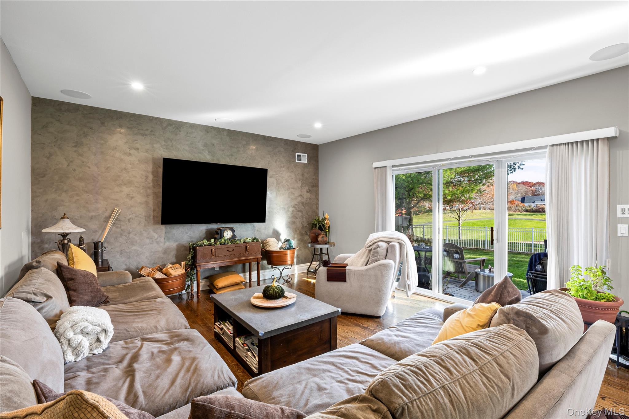 #9 photo, 38 Hamlet Drive, Mount Sinai , NY 11766