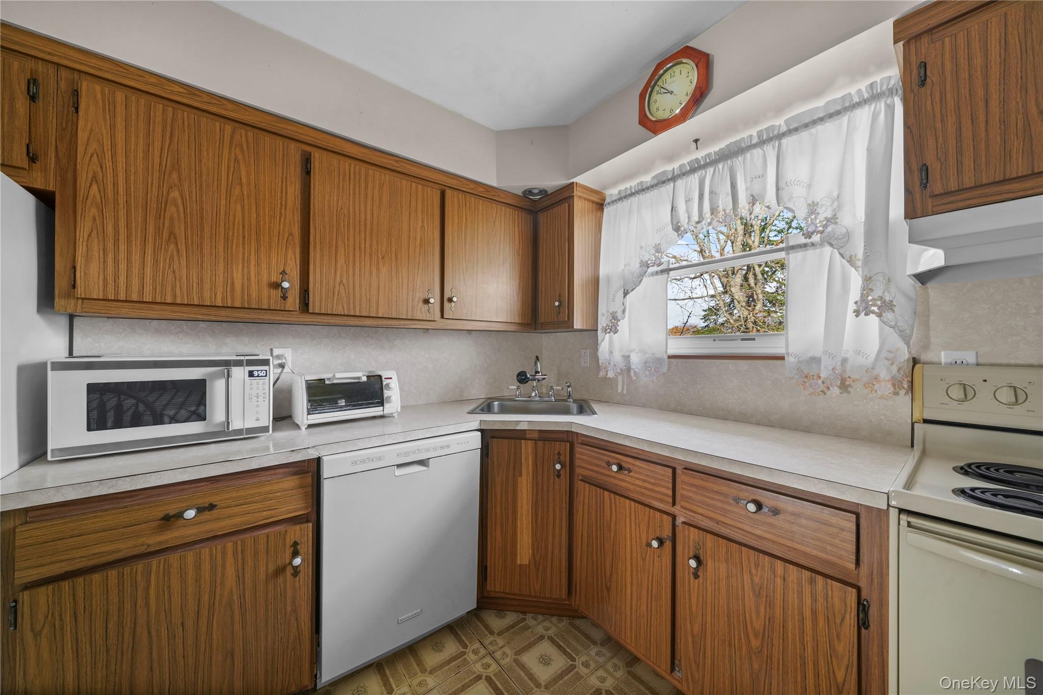 #13 photo, 21 Lama Drive, Shirley , NY 11967