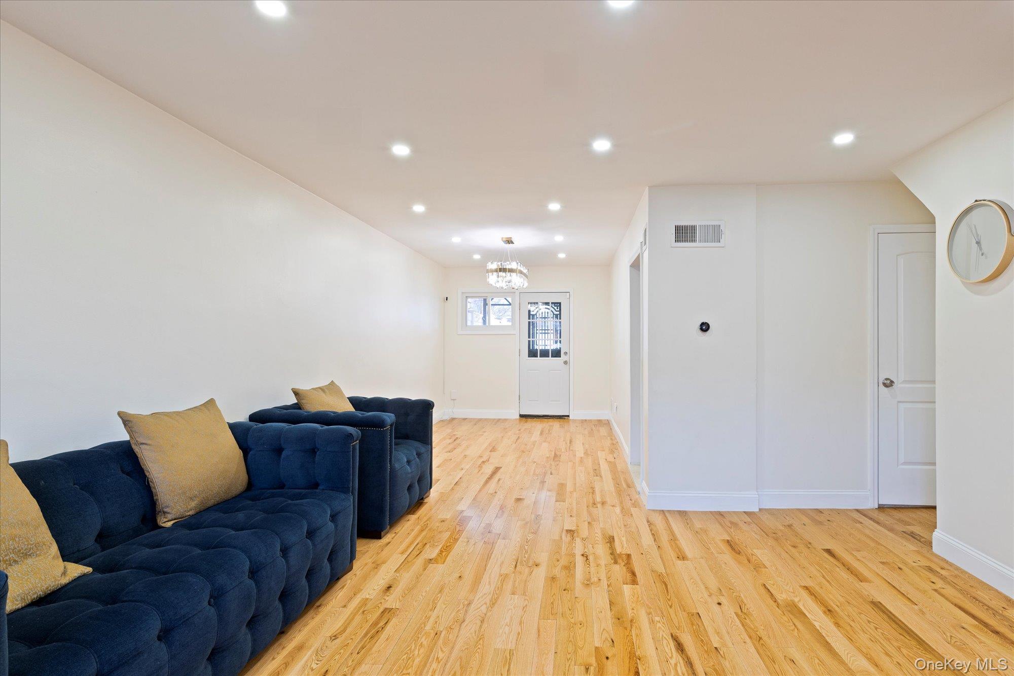 #5 photo, 144-14 68th Avenue, Kew Garden Hills , NY 11367